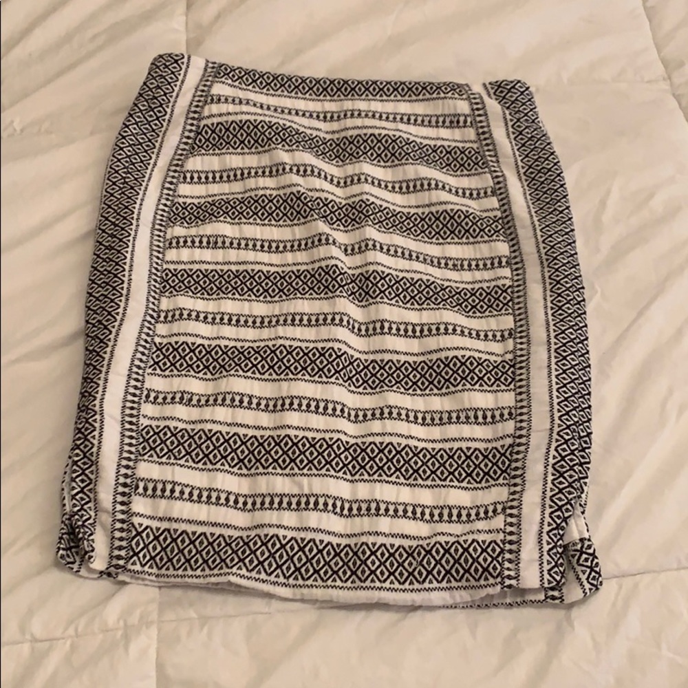 Loft Black and White size 0 skirt